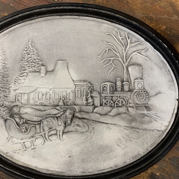 DECORATIVE HOLIDAY WALL ART - Picture 2 of 3